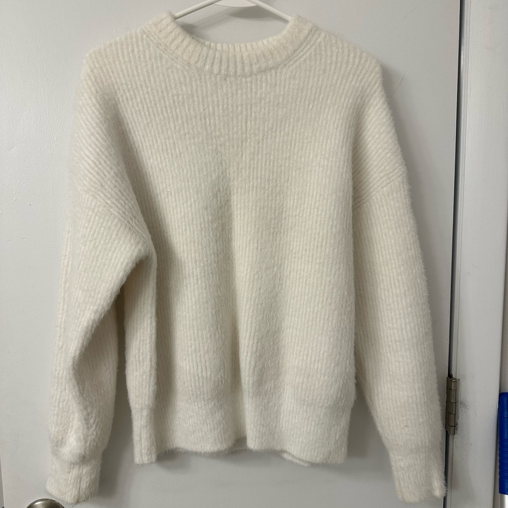 Women crew neck sweater ivory